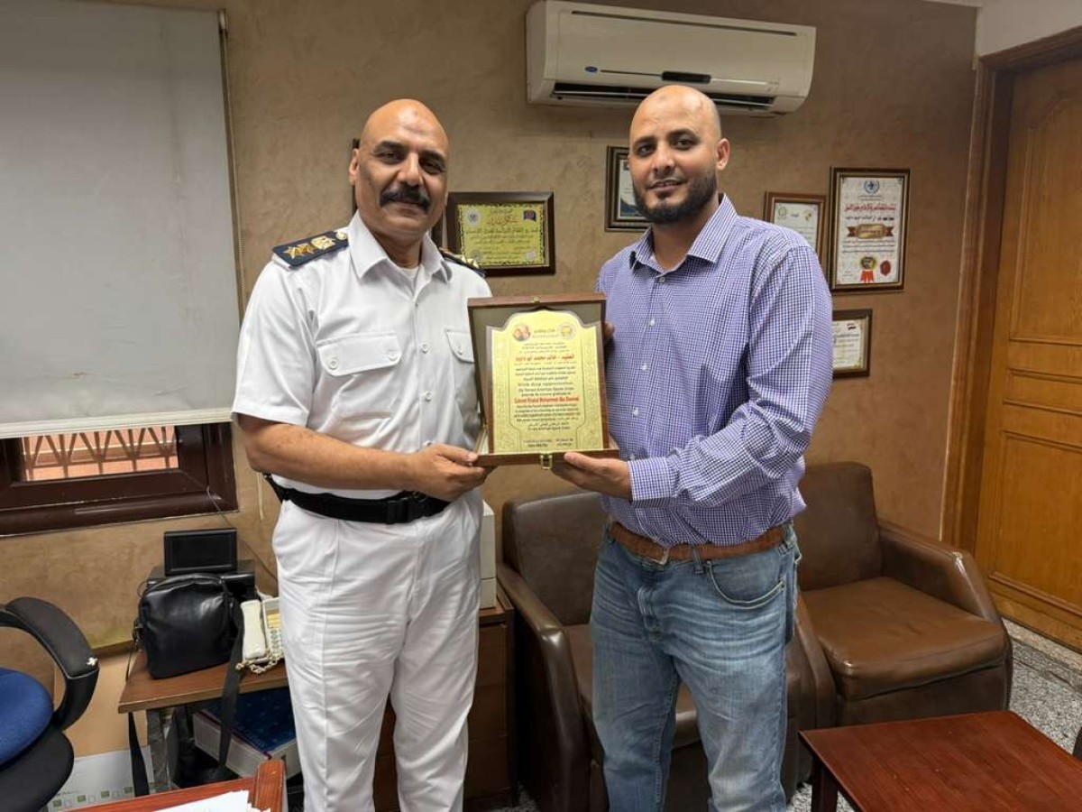 اتحاد الرياضي اليمني الأمريكي يكرّم رئيس جوازات الجيزة تقديرًا لجهوده في خدمة الجالية